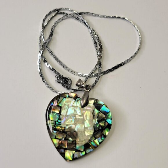 Genuine Abalone Shell Pendant Necklace Heart Shape Abalone Pendant - Picture 1 of 10
